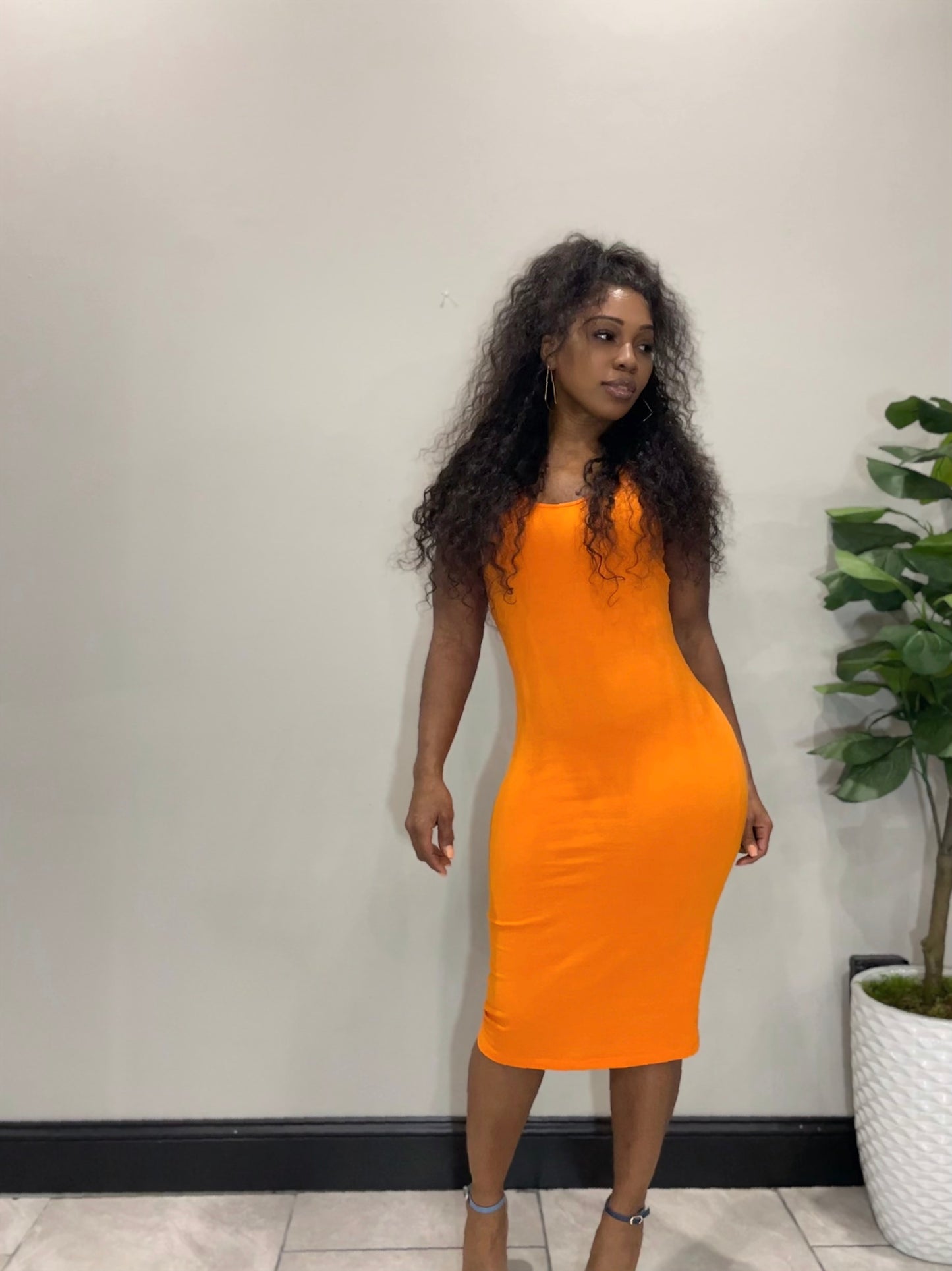 Basic sleeveless midi dress