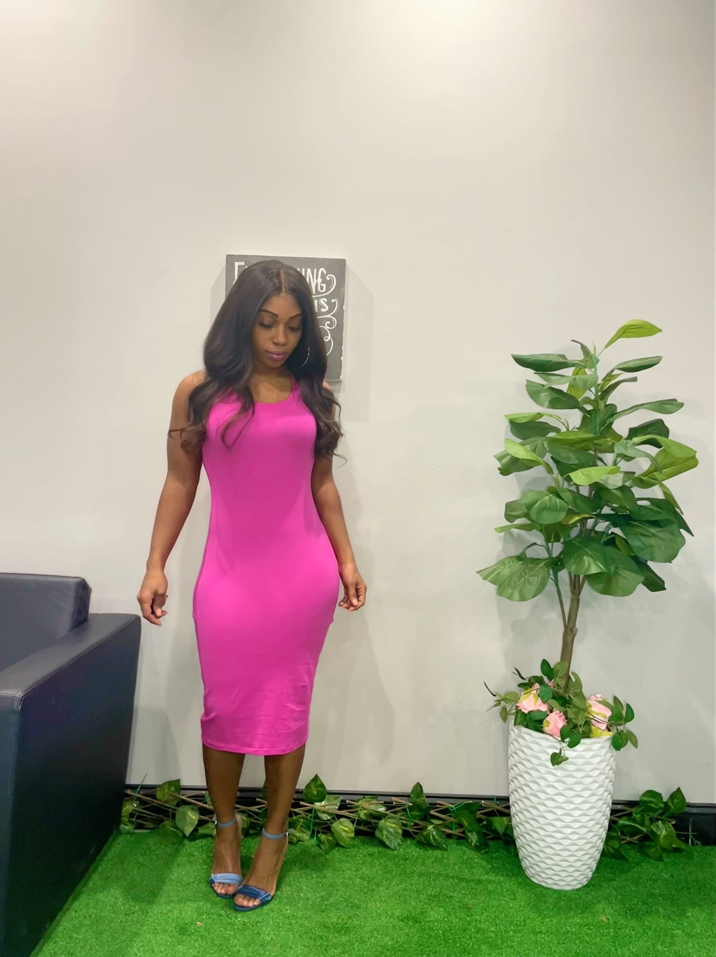 Basic sleeveless midi dress